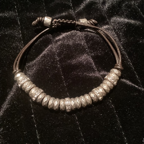 Fossil leather bracelet with silver tone metal and crystal beads - Picture 1 of 5